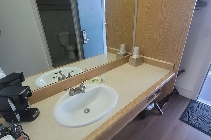 Room 47 of 127
