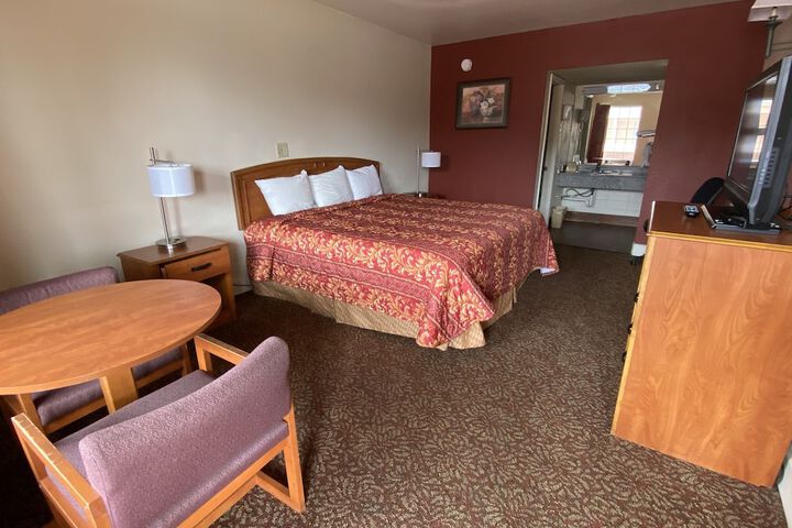 Room 9 of 15