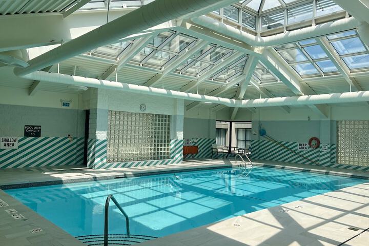 Holiday Inn Toronto Airport East by IHG