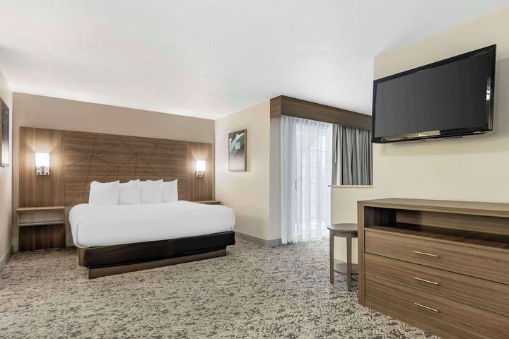 Best Western Plus Grand Manor Inn