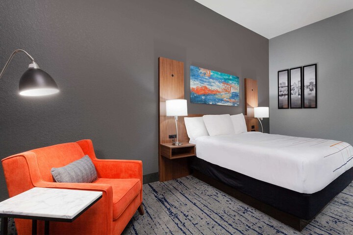 Room 19 of 27