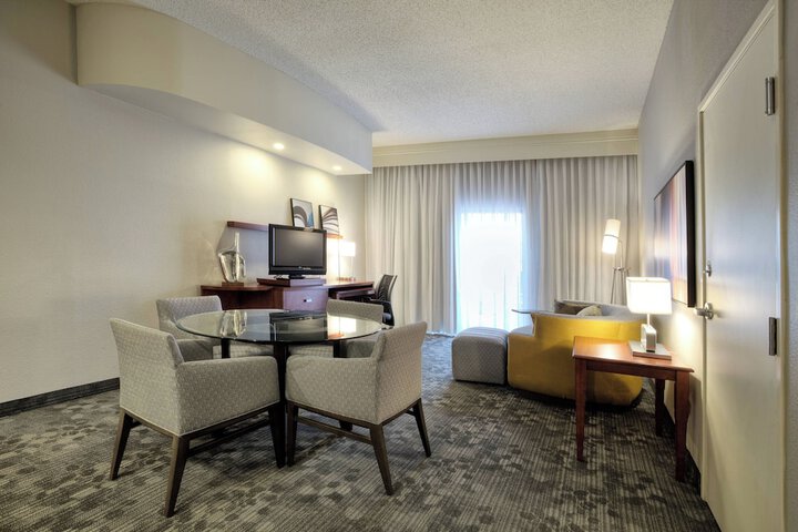 Room 15 of 28