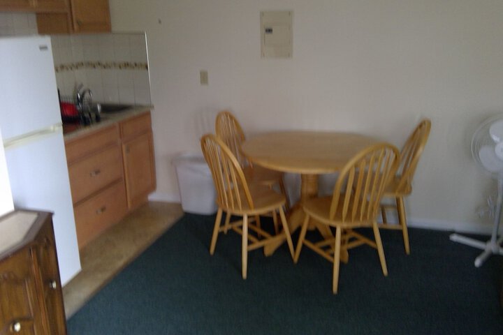 Room 4 of 17