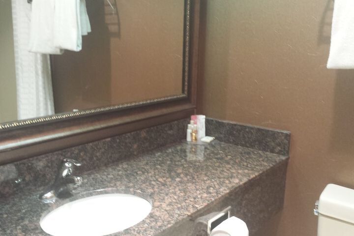 Room 10 of 33