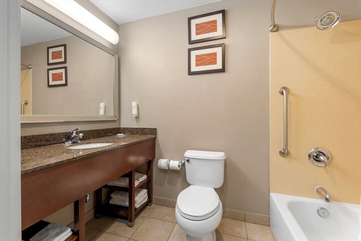 Comfort Inn & Suites Porter near Indiana Dunes