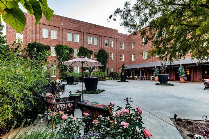 Hotel Exterior 68 of 69