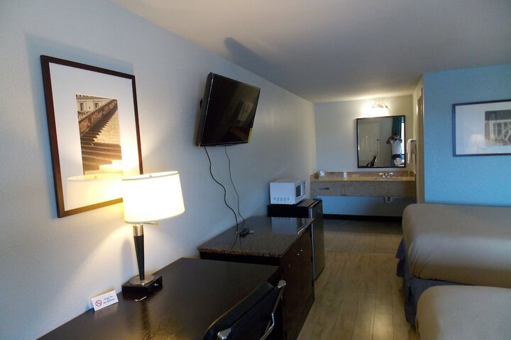 Room 20 of 28