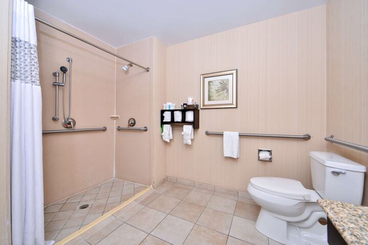 Room 11 of 37