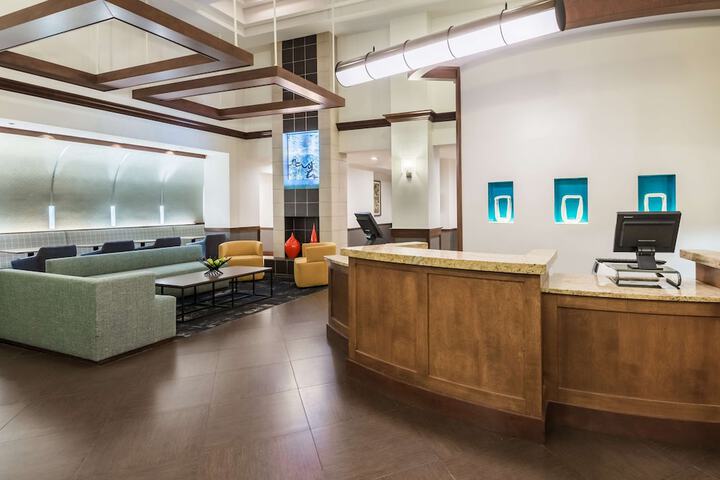 Hyatt Place Bentonville / Rogers