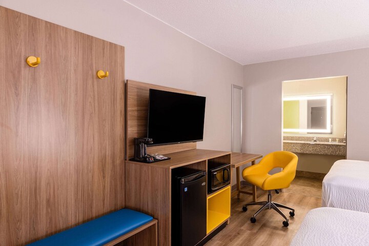 Room 20 of 29