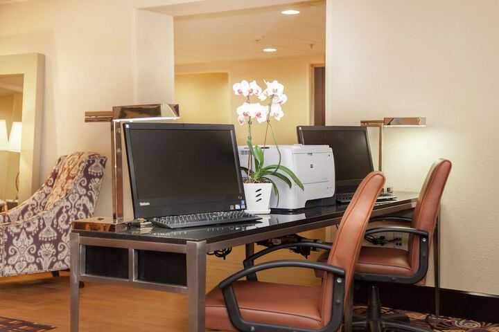 Business Center 27 of 27