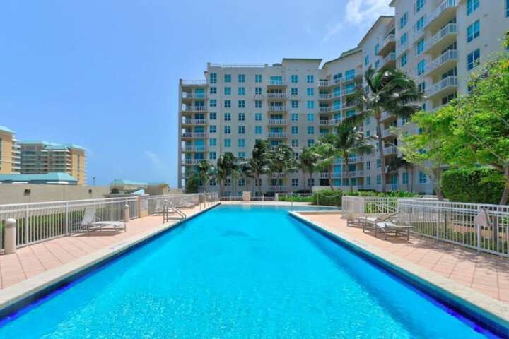 Casa Costa 308s Studio Pools, Jacuzzi, Beach, Shops & Dog Friendly