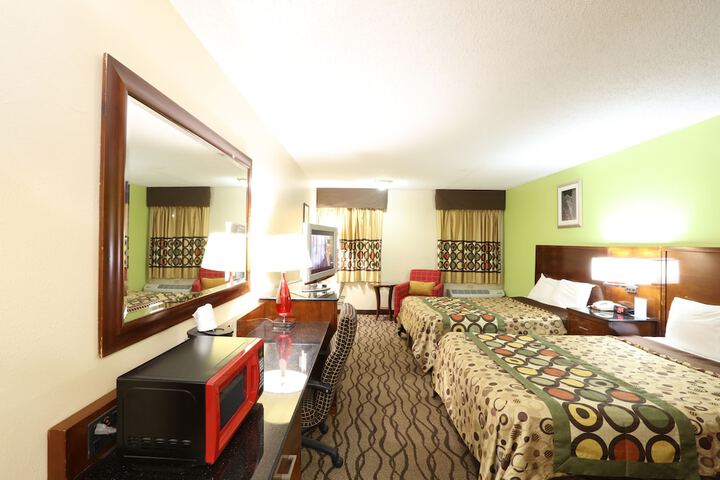 Room 21 of 37