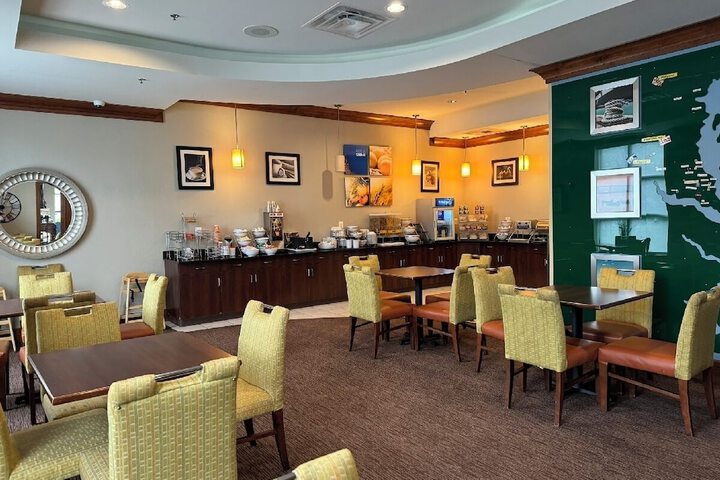 Comfort Inn & Suites Lexington Park near Pax River