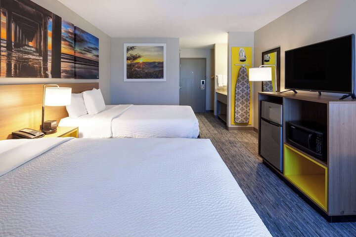 Room 15 of 34
