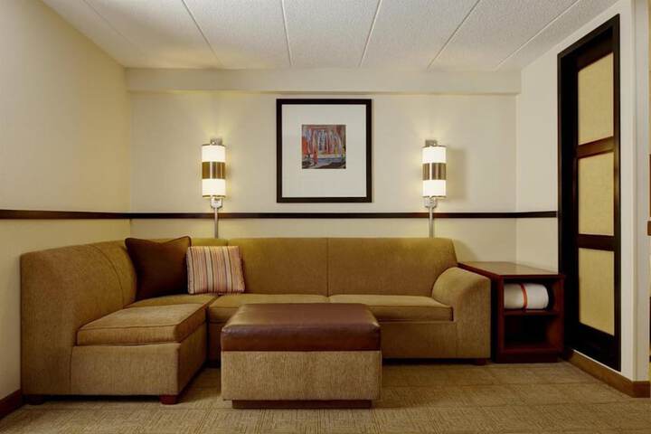 Room 9 of 26