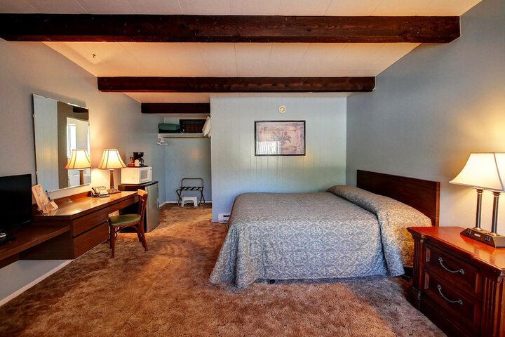 Room 16 of 33