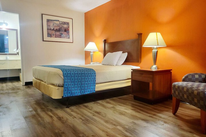 Room 12 of 20