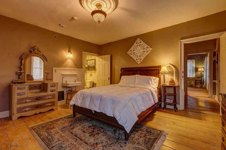 Rowells Inn