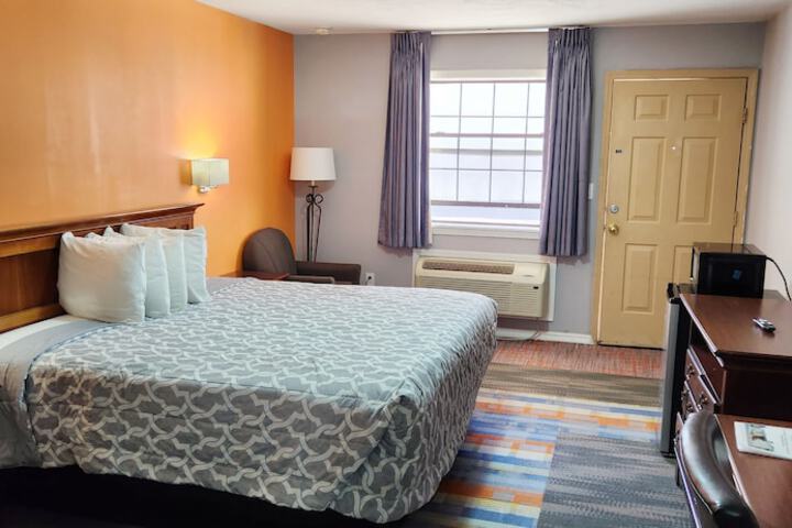 Room 28 of 46