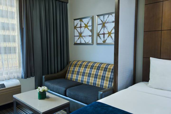 Room 25 of 58