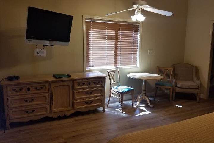 Room 25 of 137