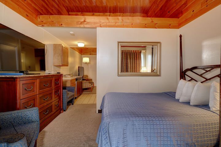 Waves Oceanfront Resort