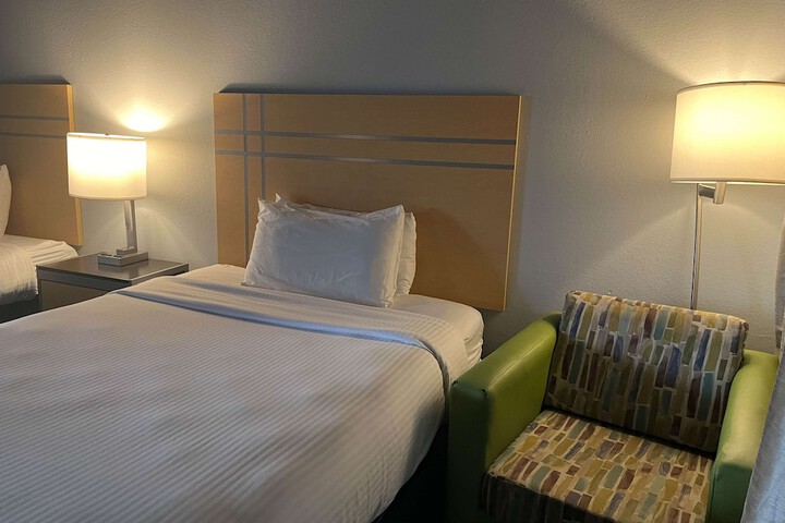 Room 9 of 24