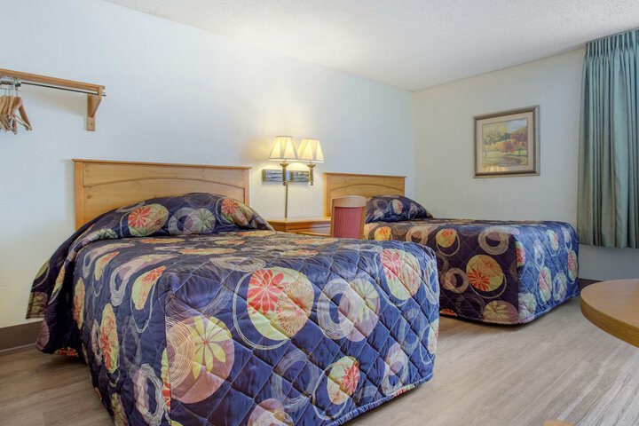 Room 17 of 32
