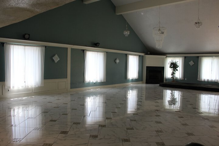 Ballroom/Hall 118 of 125
