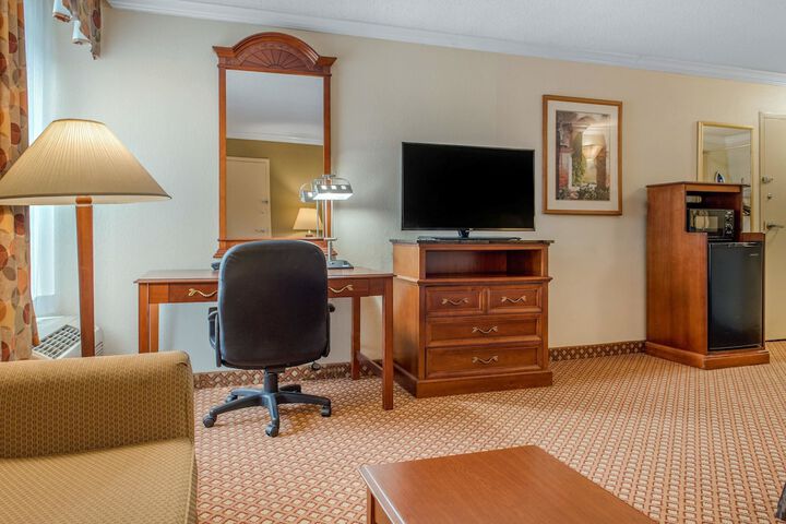 Room 25 of 32