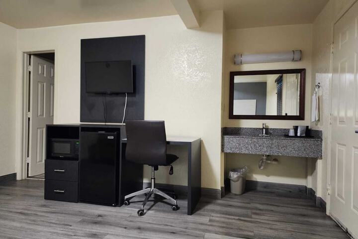 Room 36 of 38