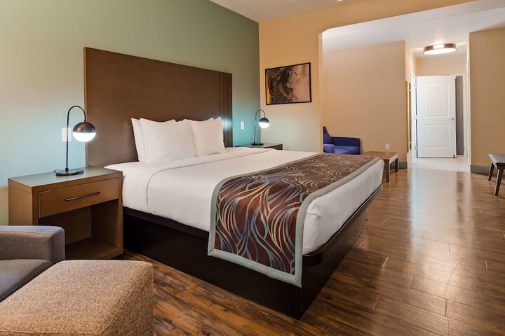 Best Western Plus New Barstow Inn & Suites