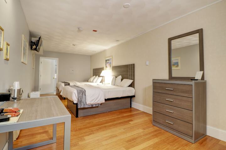 Room 37 of 62