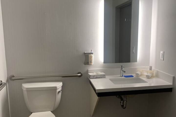 Room 44 of 77