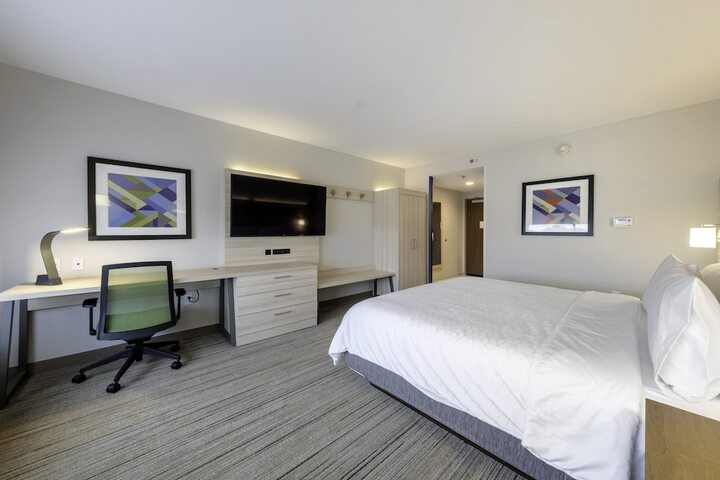 Room 22 of 35
