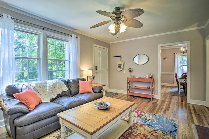 Bright Home w / Yard in Historic Fuquay-varina!