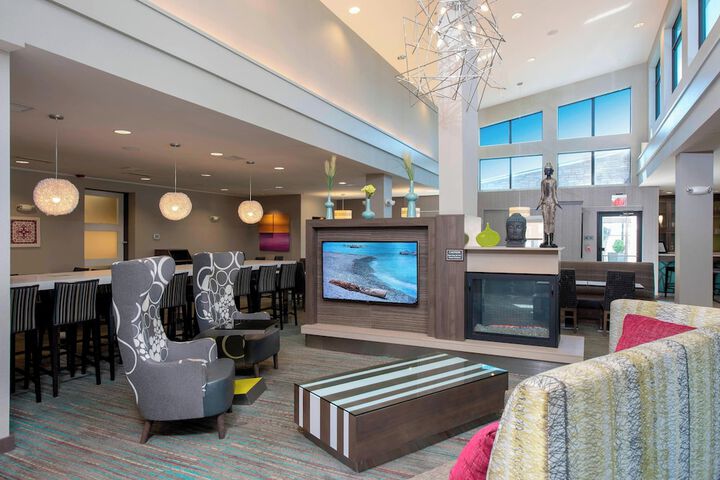 Residence Inn Akron South / Green