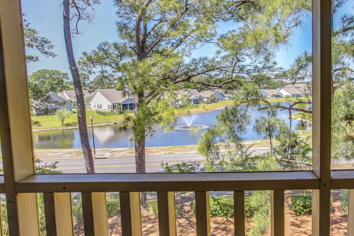 Little River Condo w / Community Pool & Hot Tub!