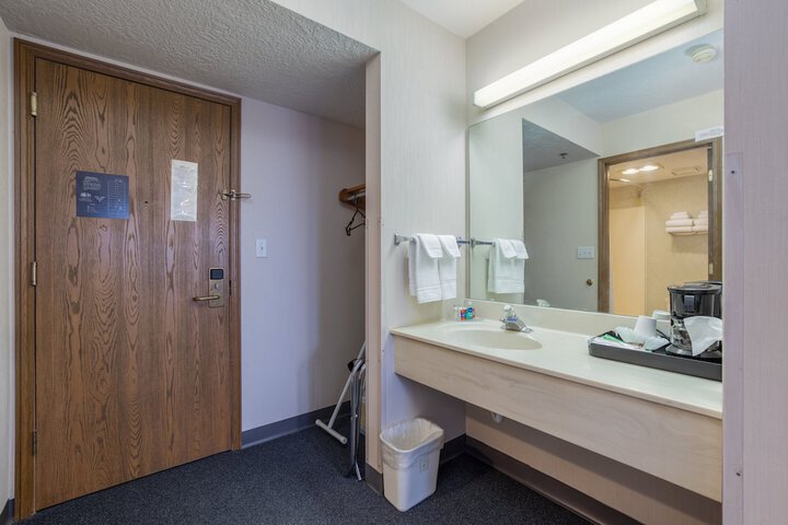 Room 16 of 29