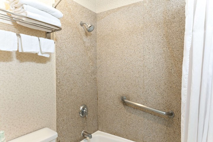 Room 11 of 21