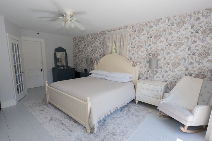 Room 17 of 30