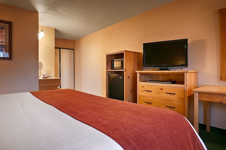 Best Western Plus Hartford Lodge