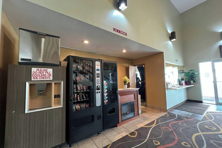 Deluxe Inn