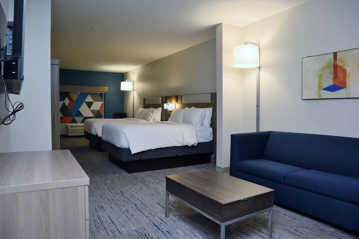 Room 15 of 32