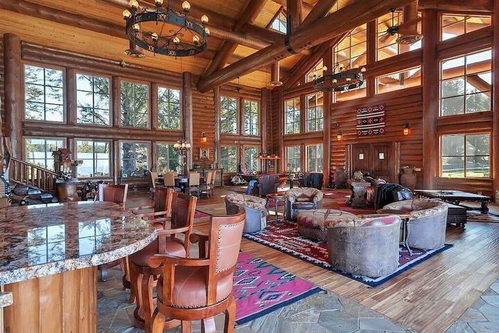 Lx28: Gold Beach Oceanfront Estate