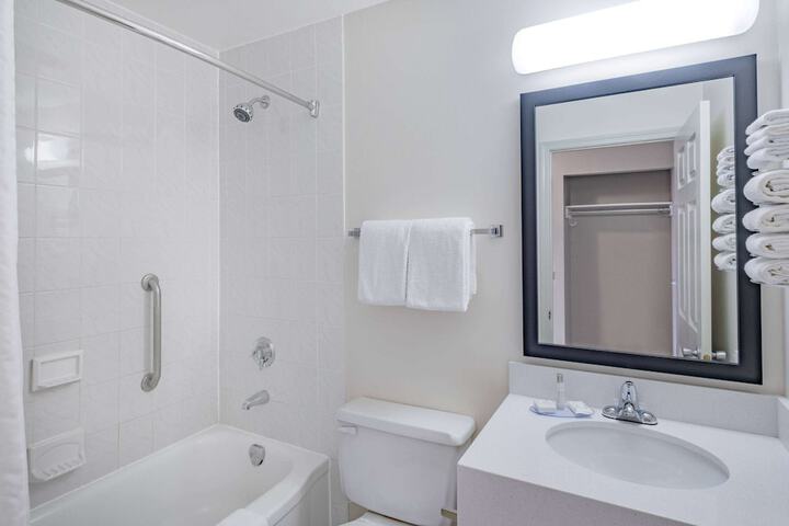 Travelodge by Wyndham Fort St. John