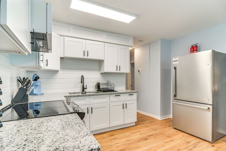 Pinellas Park Home: Swim Golf, Grill & More!