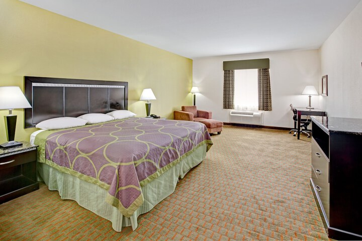 Room 4 of 14