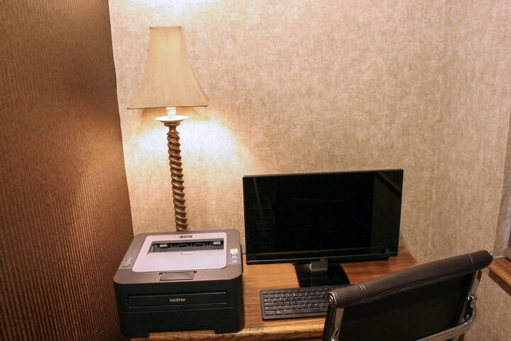 Business Center 39 of 39